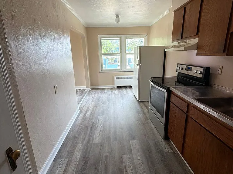 110 Blymyer Ave — Photo 2