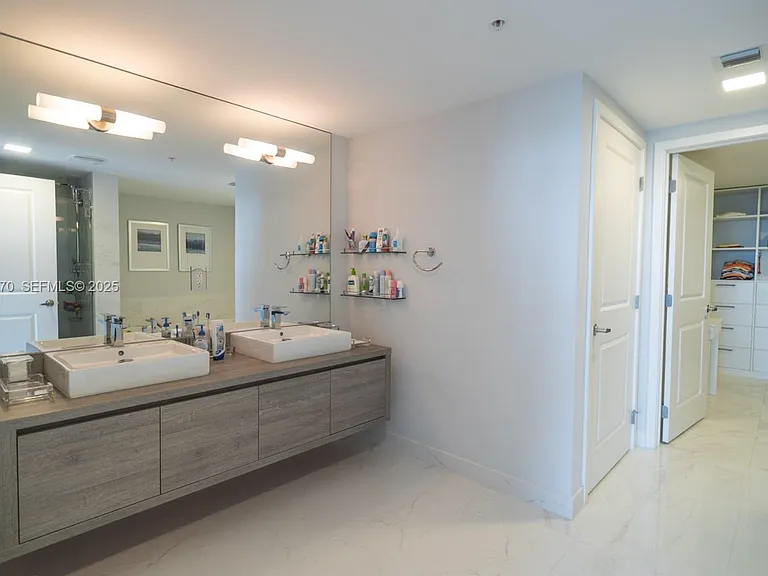 400 Sunny Isles Blvd #1402 — Photo 6