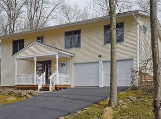 28 Windy Bush Ln, Sparta, NJ 07871