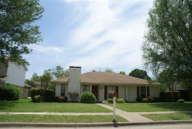 UPDATED CHARMING 1-STORY HOME