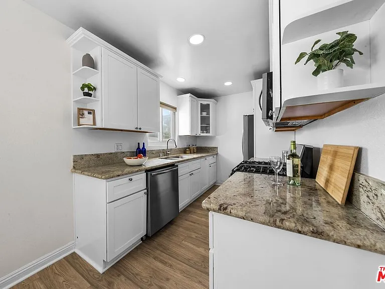 643 Pacific St #2 — Photo 9