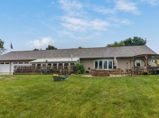 100 Perch Ct, Pella, IA 50219