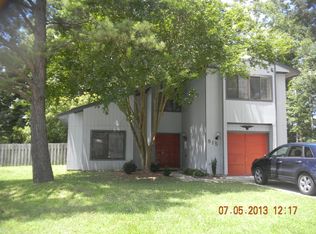 815 Galahad Dr, Newport News, VA 23608