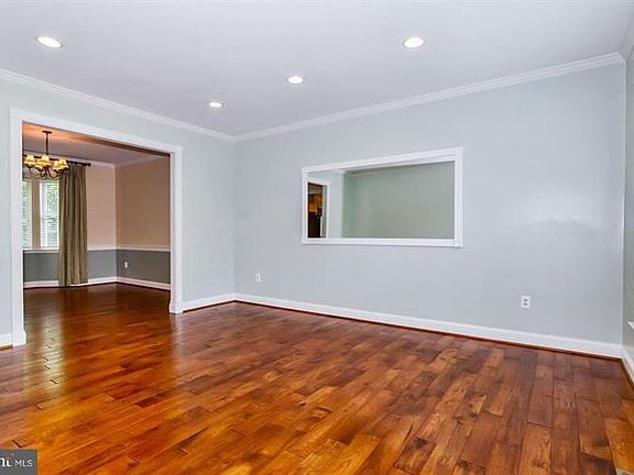 4th image of 29 Savannah Ct