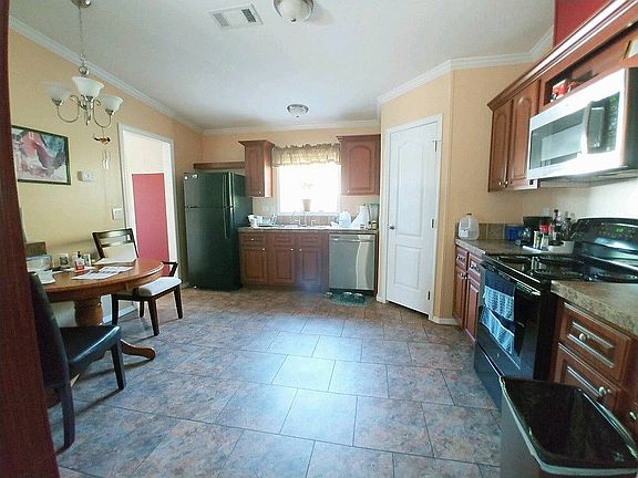 5th image of 558 Sandy Palm Dr
