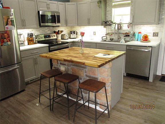 2nd image of 301 Eden Prairie Ct