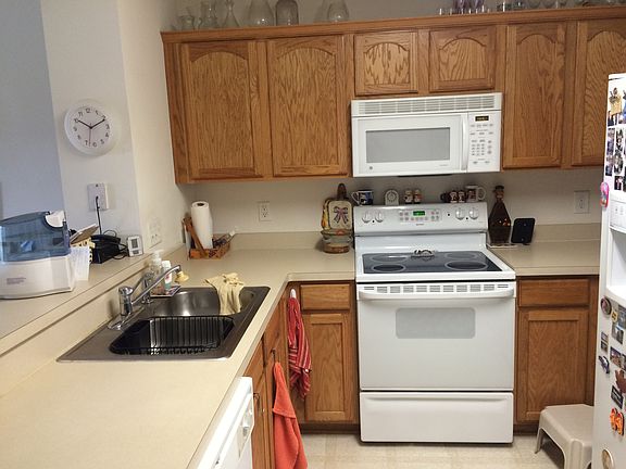 2nd image of 304 Fox Ln