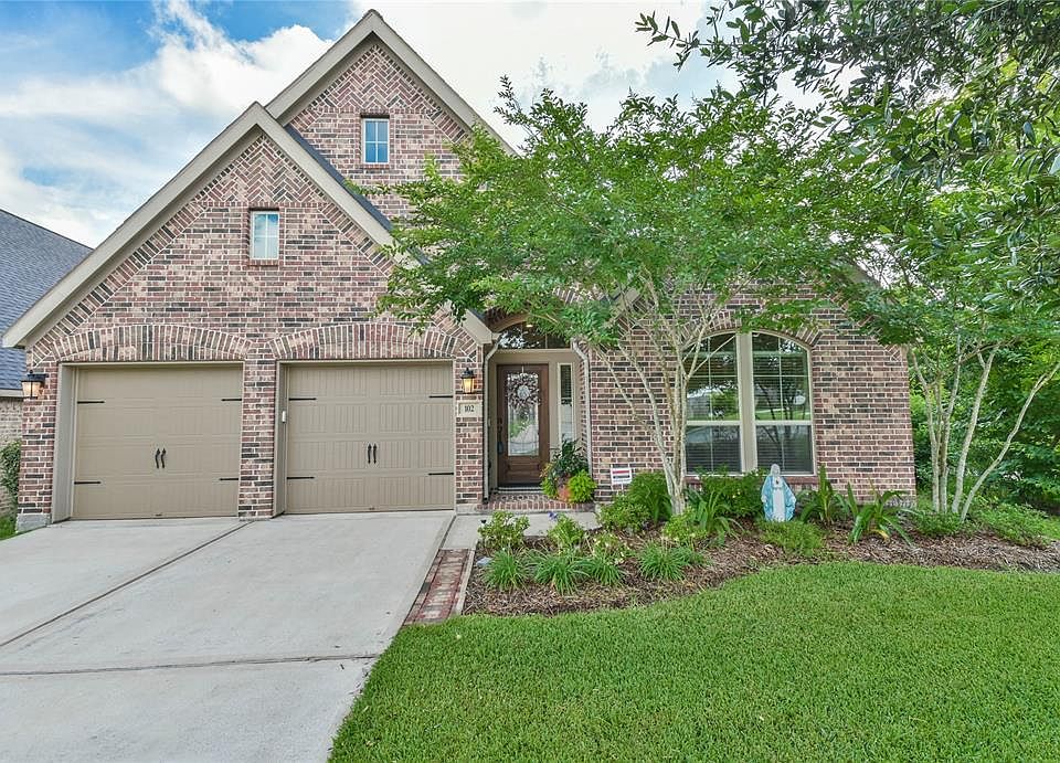 1st image of 102 Pine Crest Cir