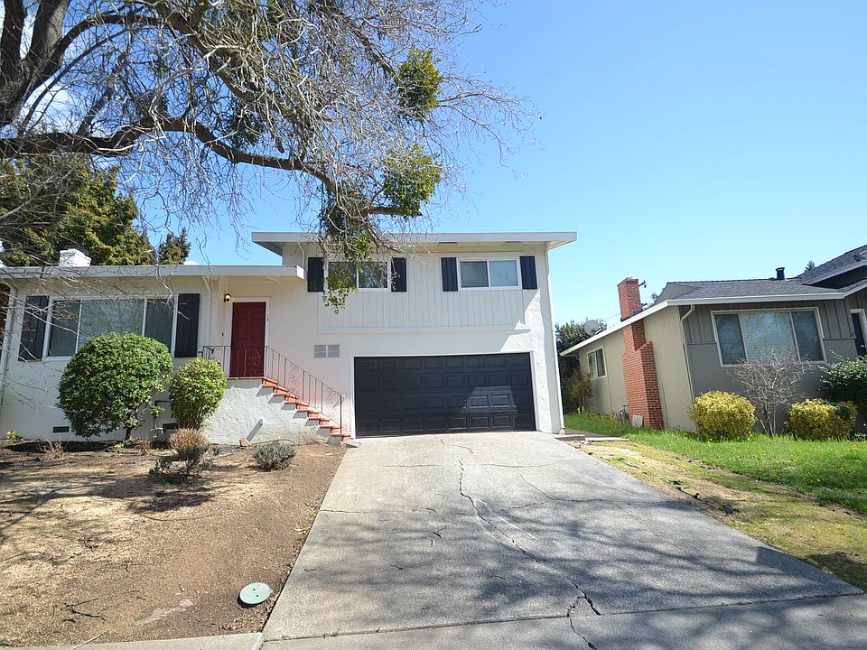 1st image of 12 Los Cerritos Dr