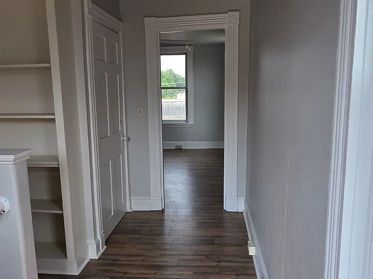 104 W Chestnut St #4 — Photo 1