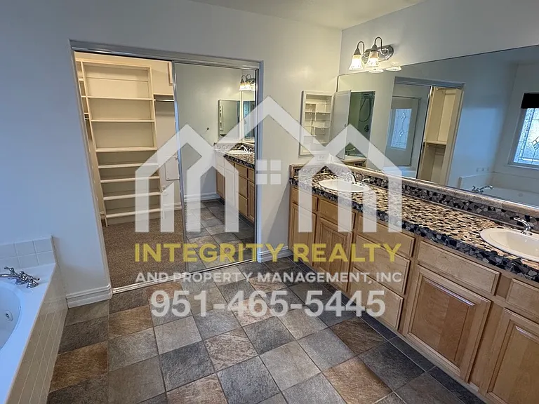 7986 Barnstormer Ct — Photo 4