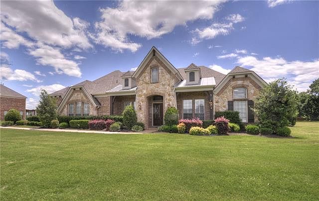 1st image of 7302 Meadow Glen Dr