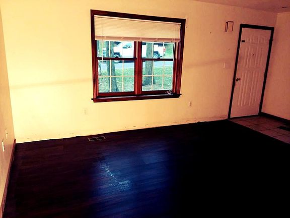 2nd image of 1550 Kaiser Ave
