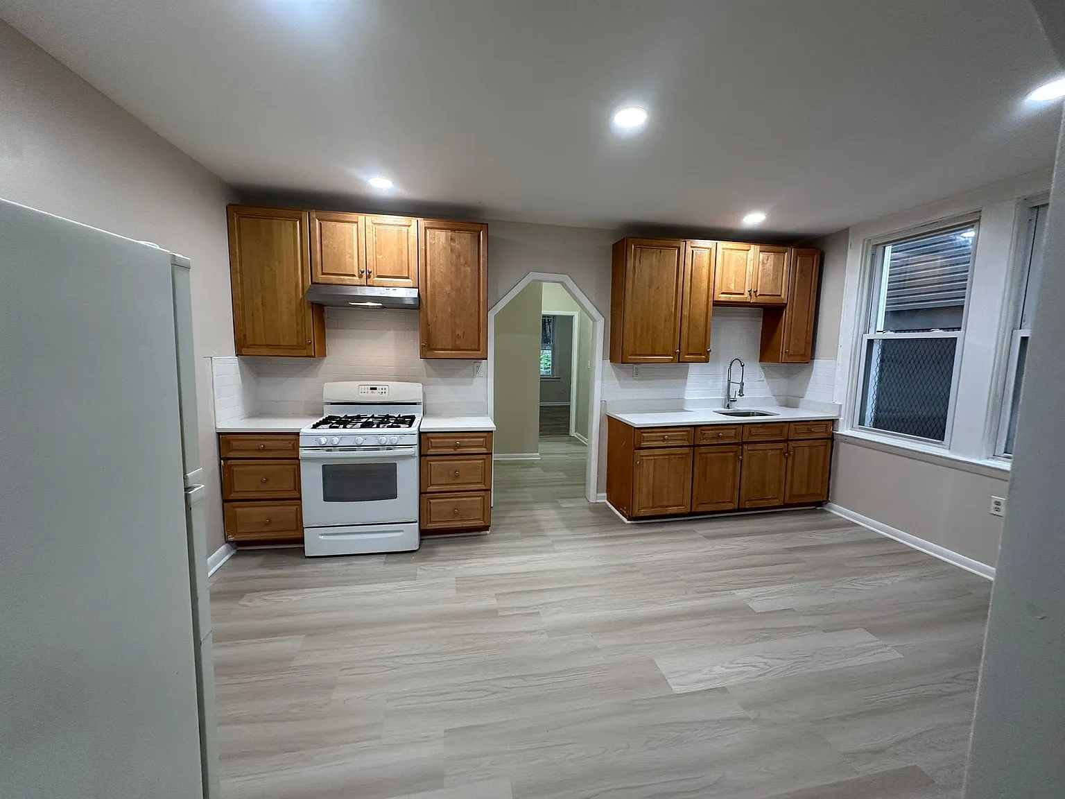 2 bed, $1,900 — Photo 3