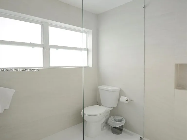 880 N Venetian Dr — Photo 22
