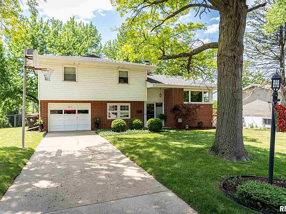2nd image of 2814 W Fountaindale Dr