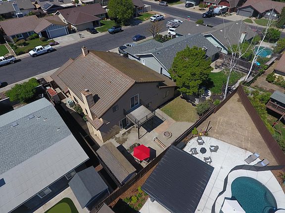 3rd image of 861 River Bluff Ct