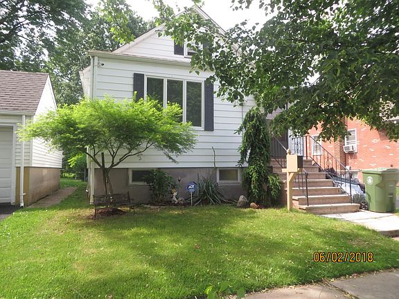 front of house 2 bedrooms 