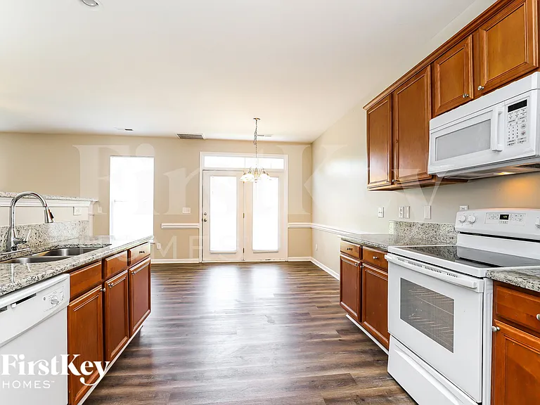 705 Hawthorn Ridge Dr — Photo 9