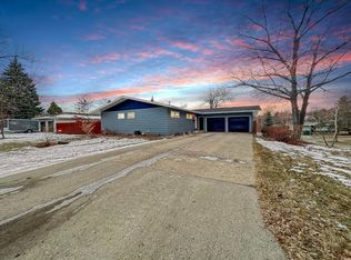 705 18th Ave NW, Minot, ND 58703