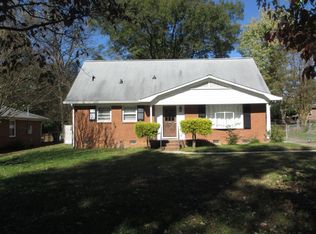 3827 Woodleaf Rd, Charlotte, NC 28205