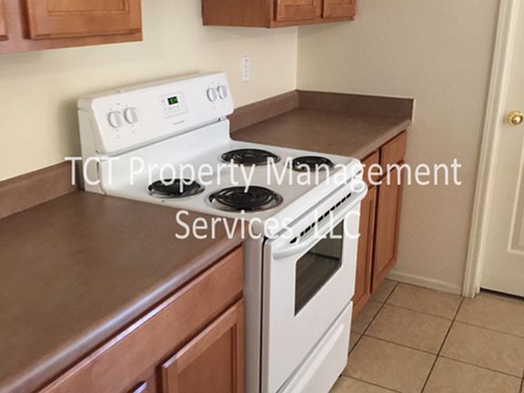 4th image of 2321 N 92nd Dr
