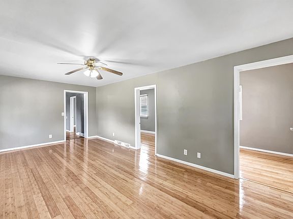 3rd image of 409 Spaulding St