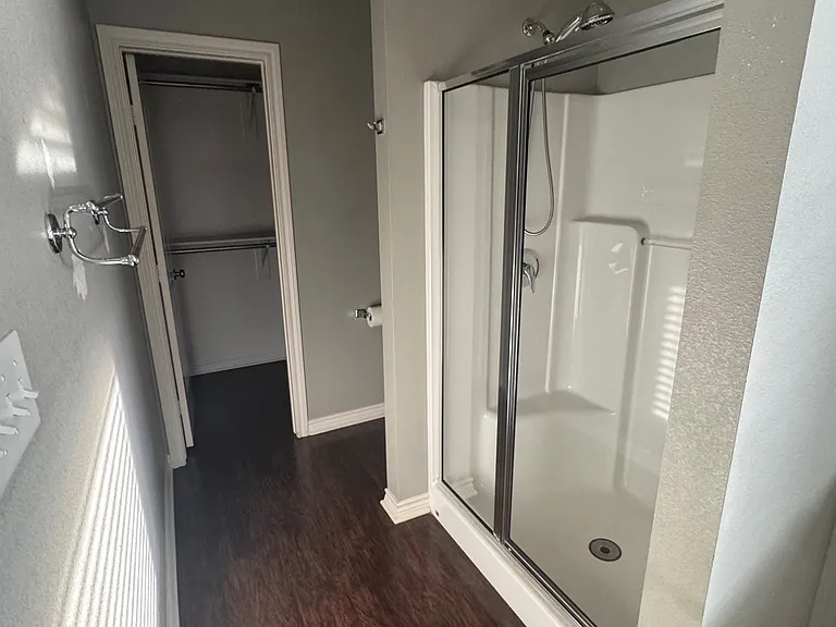 438 Ambrose Ave — Photo 10
