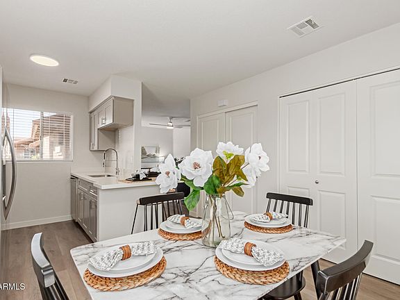 4th image of 602 W YUKON Drive #1