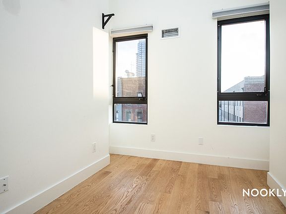 2nd image of 220 Franklin St #D2
