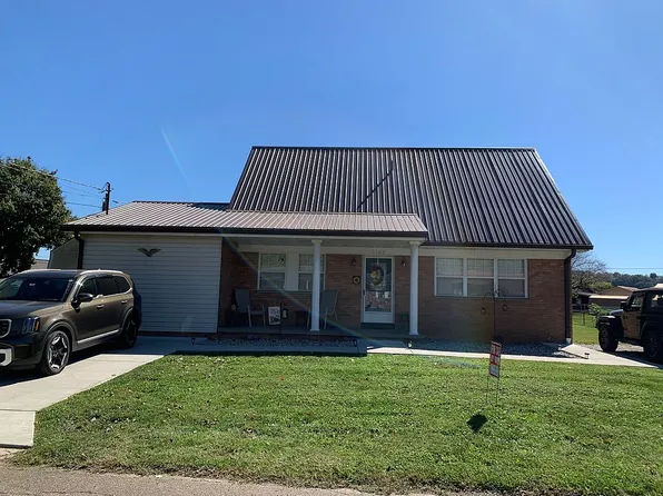 1105 4th St, Belpre, OH 45714