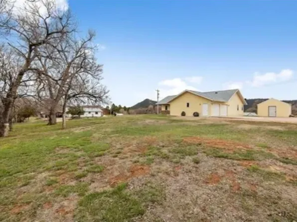 504 S 19th St, Hot Springs, SD 57747