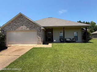 476 Parker Dr, Byram, MS 39272