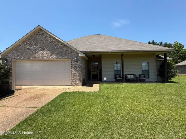 476 Parker Dr, Byram, MS 39272