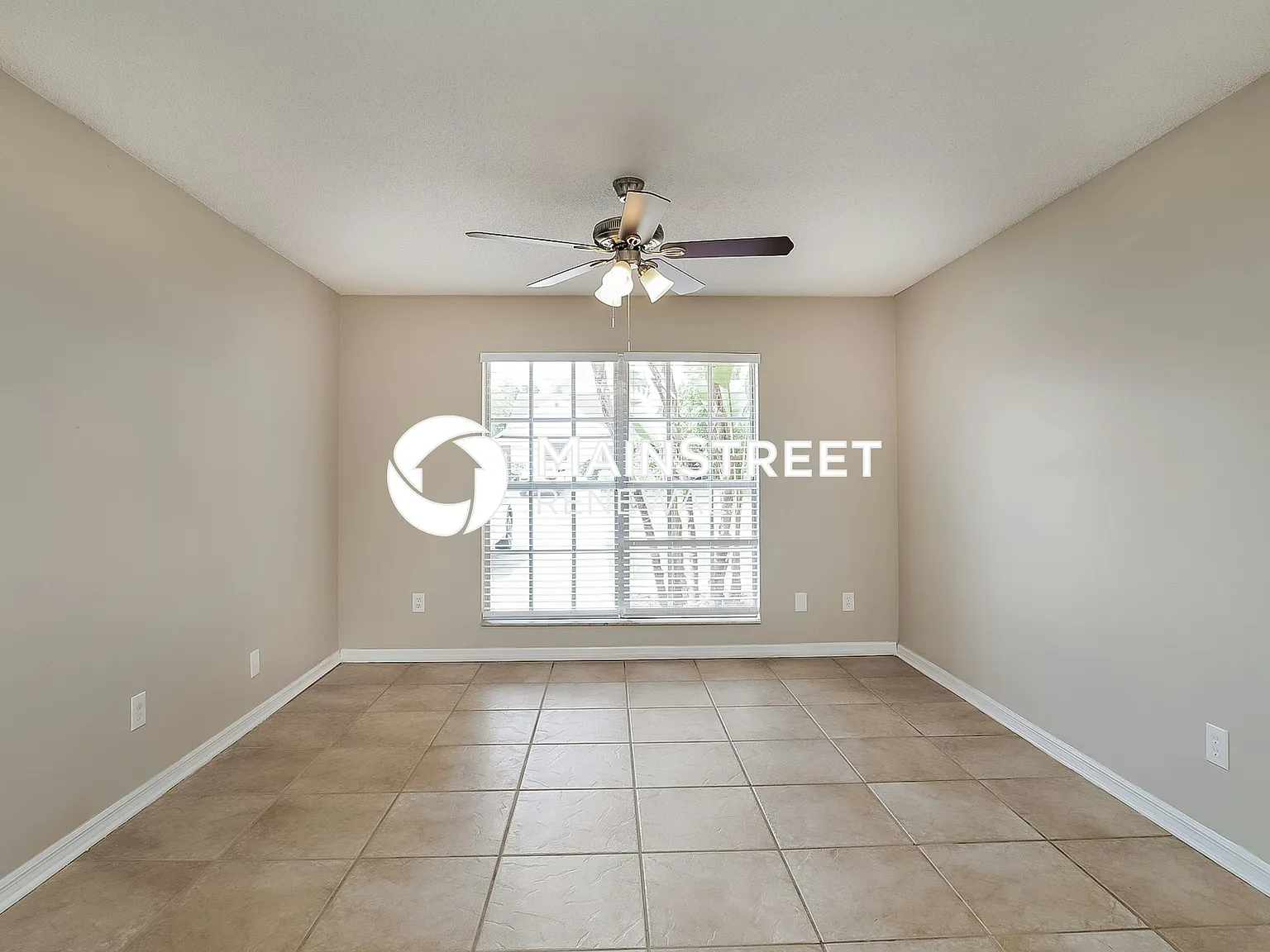 1000 McCully Ct — Photo 2