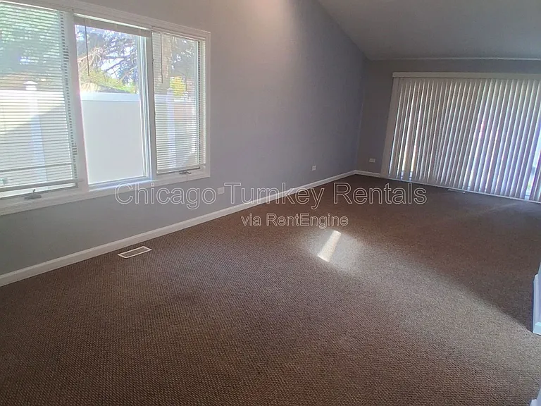 1204 E 166th Pl — Photo 11