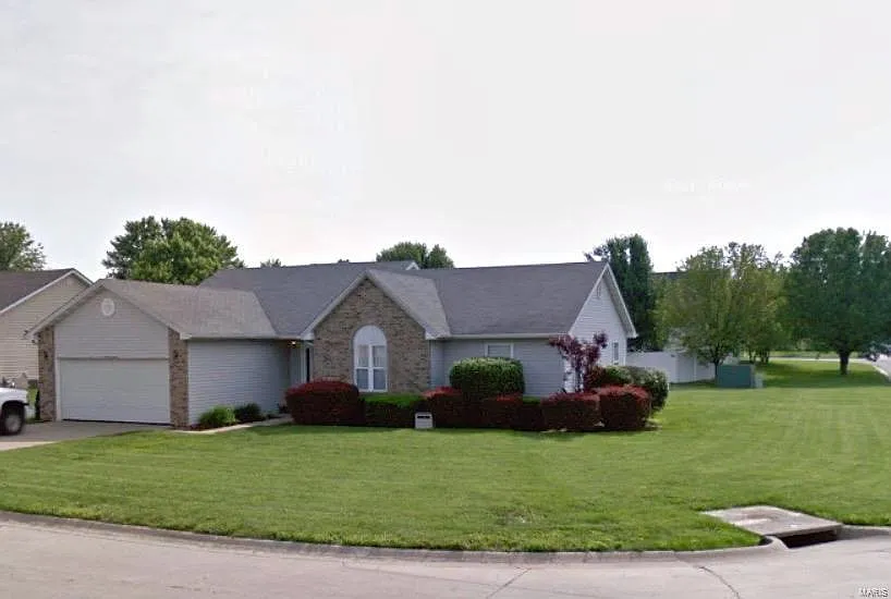 920 Mayfair Dr photo 1
