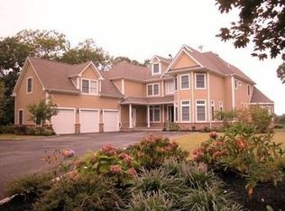 15 Conscience Bay Rd, Setauket, NY 11733