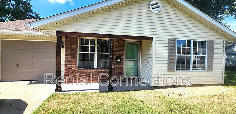 1st image of 1412 W Walnut St