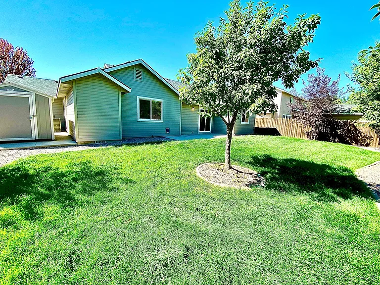 1014 N Manship Ave — Photo 48