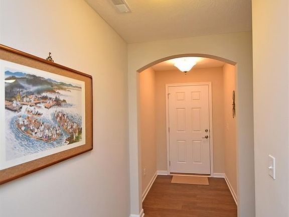 2nd image of 5524 Castle Dr