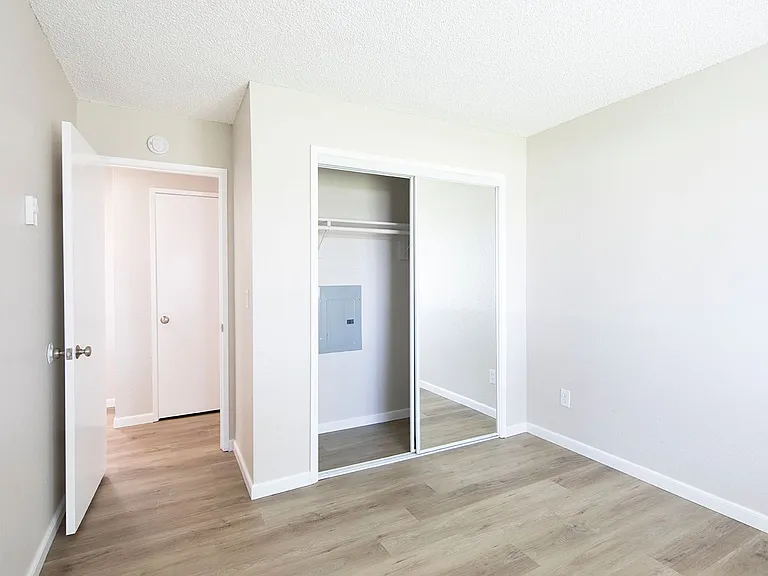 Wexford Manor Apartments — Photo 15