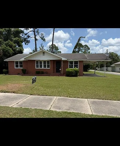 635 E Cherry St — Photo 1