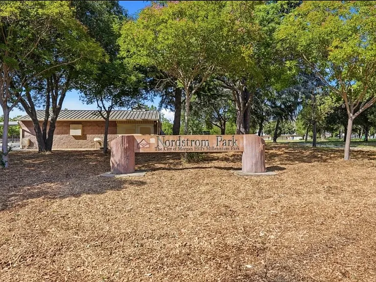 17065 Peppertree Dr — Photo 9