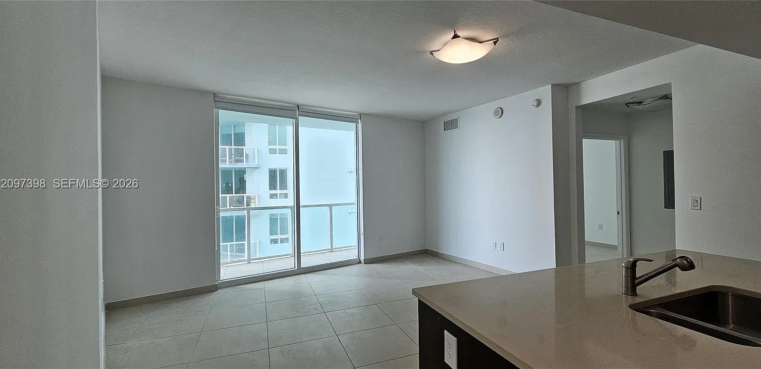Quantum On The Bay Condo — Photo 3