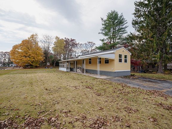 2nd image of 8 Conestoga Trl