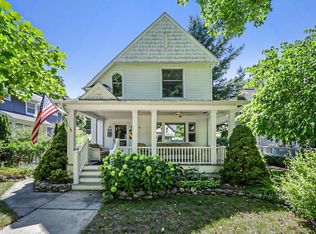 515 5th St, Traverse City, MI 49684