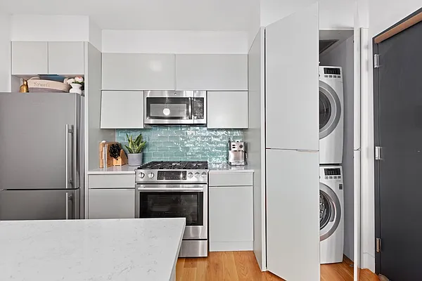 Rented by Keller Williams NYC | media 19