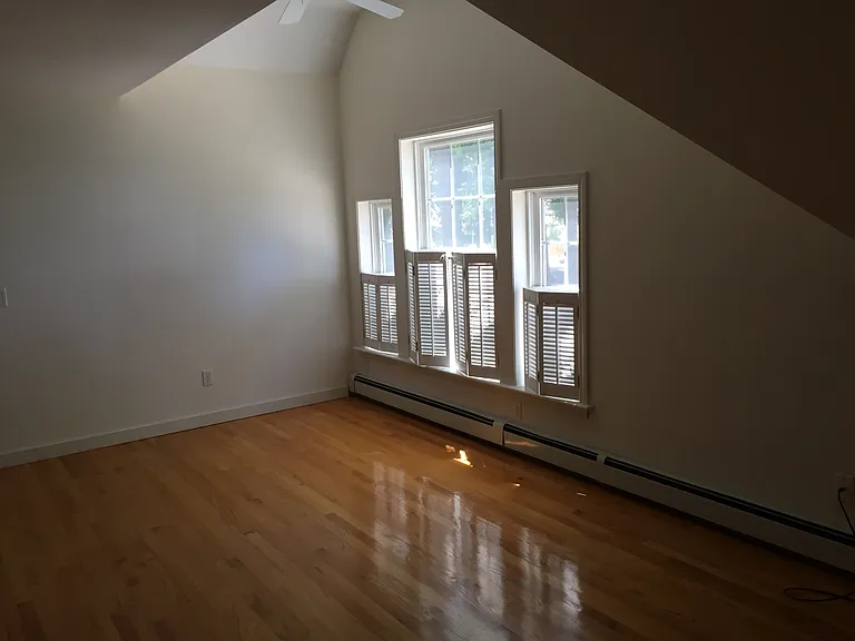 324 River Rd — Photo 4