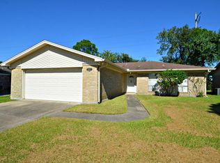 8604 Lynwood Ln, Port Arthur, TX 77642